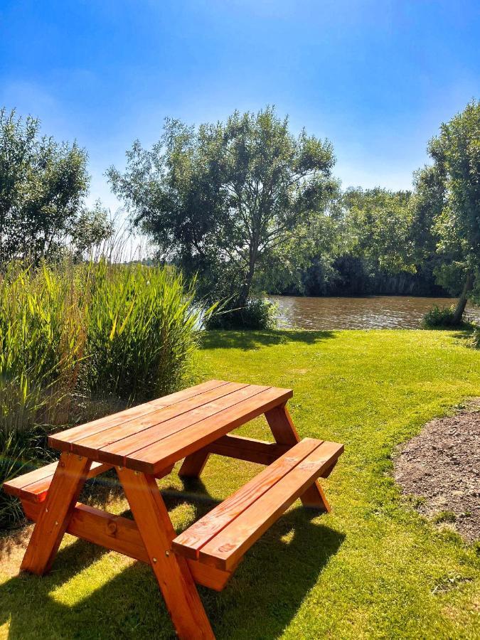 Pod Hotelkamer Aan Het Water Dokkum Luaran gambar