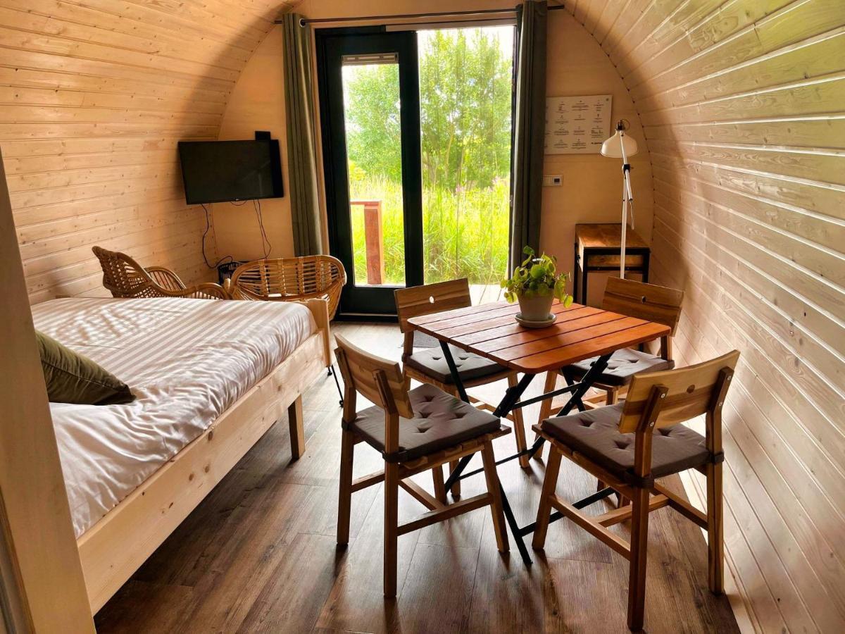 Pod Hotelkamer Aan Het Water Dokkum Luaran gambar